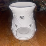 New Yankee Candle White Ceramic Heart Design Wax Melt Warmer Tea Light Burner