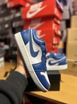 Nike Air Jordan 1 Low Se Men’s Size UK 7.5 Blue FN5214-141✅