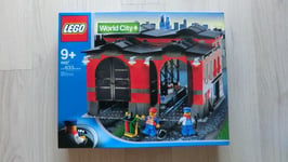 LEGO World City Train Engine Shed 10027 In 2003 From Japan