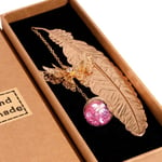 Metallfjäderbokmärke med 3D-fjäril och glaspärlor, evigt torkat blomhänge, idealisk present till läsare - rosa
