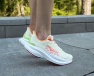 Hoka W MACH 6 WIDE White / Lettuce, US 9 / EU 41 1/3