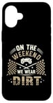 Coque pour iPhone 16 Plus Dirt Track Racing le week-end, nous portons un pilote de voiture Dirt Race