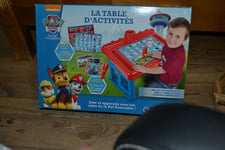 la table d'activite neuf paw patrol la patrouille complete mondial possible