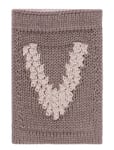 Knitted Letter V, Nature Beige Smallstuff