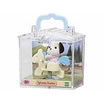 Sylvanian Families Baby Med Leksak I Väska 3340 Vitt Gungdjur