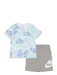 Nike Nkb Nsw Toss Aop 2Pc Short Set Grå