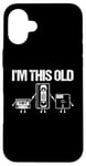 Coque pour iPhone 16 Plus I'm This Old (Cassette, VHS, Floppy Disk) - Funny 80s Novelty