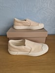 Lacoste Gripshot Slip On Men Trainers Size UK 9.5  Beige Ortholite Shoes BNIB