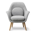 Fredericia Furniture - Swoon Lounge Petit Wood Base, Tygkategori 2, 130 Hallingdal Cool Grey, Oljad ek - Lenestoler - Space Copenhagen - Grå - Tre/Tekstilmateriale