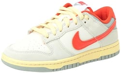 Nike Homme Dunk Low Sneaker, Sail Picante Red Photon Dust, 38 EU