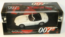 1/18 Autoart  Toyota 2000GT Cabrio  James Bond 007 You Only Live Twice Edition