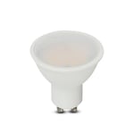 WatioWave Spot GU10 4,5 W en plastique lisse, puce 3000 K, angle de 110°. Idéal pour créer des ambiances chaleureuses et accueillantes dans votre maison. Efficacité et design en un seul produit.