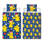 Character World Parure de lit Pokémon Officielle pour lit Simple Motif Pikachu de Noël | Housse de Couette réversible Double Face avec taie d'oreiller Assortie | Parure de lit Simple de Noël