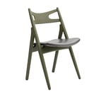 Carl Hansen - CH29P Sawbuck Chair, Lackerad Bok, Olive Green, Lädergrupp B Thor - 377 - Spisestoler - Hans J. Wegner - Grønn - Lær/Tre