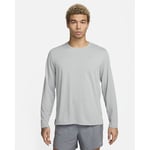 Nike Miler Men's Dri-FIT UV Long-Sl GREY FOG/PARTICLE GREY/REFLECTIVE S, storlek Medium