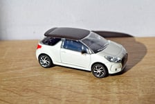 Miniature DS3 1/64 Blanc Toit Noir - Neuve