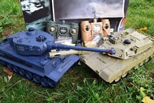 RC Large Twin Battle Tank ( Abrams M1-A2 Vs Tiger-I ) Radio Remote Control Car