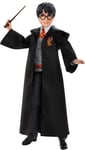 Mattel Harry Potter Poupée articulée de 26 cm en uniforme Gryffondor en tissu avec baguette magique, à collectionner, jouet enfant, FYM50