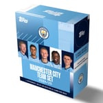 Vi har Topps Manchester City Team Set Box 2023/2024 på lager i Norge! Rask levering med frakt fra kr 79,- | La oss hjelpe deg med å fullføre samlingen din