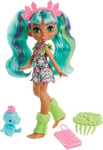 Fisher-Price Cave Club poupée préhistorique articulée Rockelle aux Cheveux Turquoise avec Figurine bébé Dinosaure et Accessoires, Jouet pour Enfant, GWT25