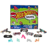 Hot Wheels Skate Lot de 10 fingerboards, 5 Paires de Chaussures de Skate Amovibles, Graphiques détaillés sur Le thème Hot Wheels, Jouet pour Enfants, 5 Ans, HTP59