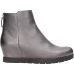 Boots Unisa  -