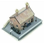 Hornby R8001 OO Gauge Waiting Room - Model Railway Accessories, Miniature Diorama Scenery for Hornby Train Sets - Lifelike Train Waiting Room Model - Scale 1:76