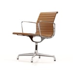 Vitra - Aluminium Group EA 108 Leather Camel 75 - Skrivbordsstolar - Charles & Ray Eames - Brun