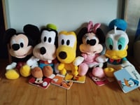 Lot peluches doudous Mickey Dingo Pluto Minnie Donald Disney neufs