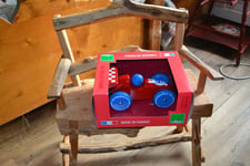 VOITURE NEUVE VILAC en bois  de course XL BOIS MASSIF ROUGE ET BLEU,,,,,,