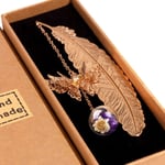 Metallfjäderbokmärke med 3D-fjäril och glaspärlor, evigt torkat blomhänge, idealisk present till läsare - lila