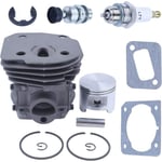 Kit de piston de piston de 45 mm pour Husqvarna 340 340E 345 346XP 353 351 350 Pièces de tronçonneuse avec une bougie d'allumage de