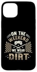 Coque pour iPhone 15 Plus Dirt Track Racing le week-end, nous portons un pilote de voiture Dirt Race