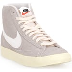 Baskets Nike  001 BLAZER MID 77 VNTG W