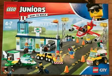 Lego 10764 Juniors City Central Airport 376 pieces age 4-7 ~NEW Lego Sealed ~