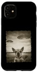 Coque pour iPhone 11 Chihuahua Chien Selfie Vieux Téléphone Photo Drôle Observation OVNI