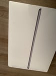 Tablette Apple iPad 6 (2018) Wi-Fi 32 Go 9.7 pouces Gris