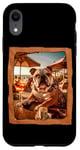 Coque pour iPhone XR Bulldog à la table de plage avec boisson