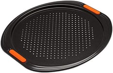 Le Creuset Plaque à Pizza Anti-Adhérente, 33 cm, Trous de Ventilation, Résistant au Levain, en Acier Siliconé, Anthracite/Orange, 94102713000000