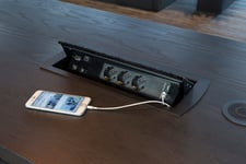 Götessons Power Box Ekstra lang 3 eller 2 USB ladet når VGA HDMI-lyd Sølv