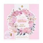 Accentra BLOSSOM Coffret cadeau 5 pièces – Kit de bain avec gel douche, lotion pour le corps, crème pour les mains et les ongles, savon et brosse à ongles – Kit bien-être pour femmes et filles pour