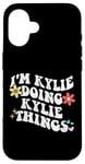 Coque pour iPhone 16 Rétro Groovy Im KYLIE Doing KYLIE Things Funny Fête des Mères