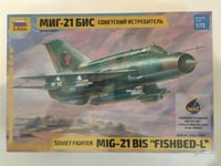 ZVEZDA 7259 MIG-21 BIS Fishbed-L Soviet Fighter Plastic Kit 1/72 Scale +T48 Post