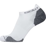 ODLO Chaussettes Basses Ceramicool Gris / Blanc 45/47 2025 - *prix inclut le code BLACK