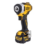 DEWALT Clé à choc sans fil 12 Volts / 5 Ah (3/8") avec 340 Nm, en version spéciale automobile et industrielle DCF903P1G-QW