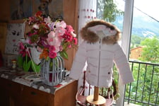 doudoune neuve lili gaufrette ouate  8 ans rose capuche 185 euros EN PROMO