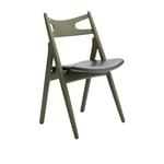 Carl Hansen - CH29P Sawbuck Chair, Lackerad Bok, Olive Green, Lädergrupp C Sif - 98 - Spisestoler - Hans J. Wegner - Grønn - Lær/Tre