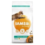 Iams For Vitality Light In Fat Adult Cat Dry Food - Chicken - 2kg