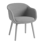 Muuto Fiber Conference Armchair med träben Remix 133-grey