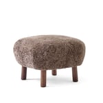 &Tradition - Little Petra Pouf Sheepskin Sahara 17mm/Walnut - Skamler og taburetter - Viggo Boesen